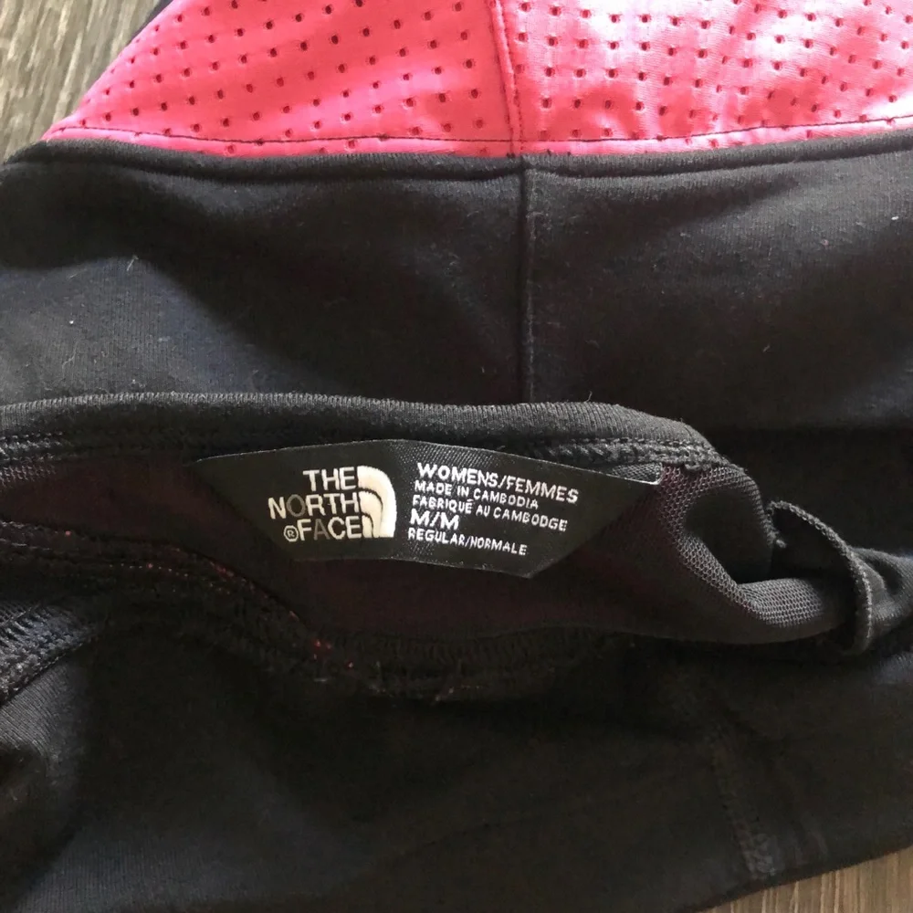 The North Face High-Neck Sports Bra - Picture 3 of 3